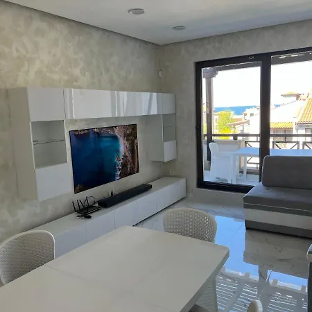 Oasis & Premium Apartment